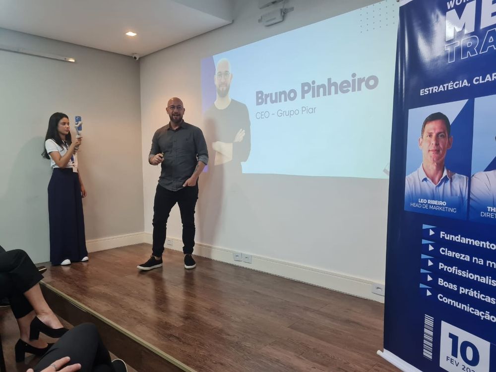 Bruno Pinheiro, CEO e fundador da PiaR, durante apresentação